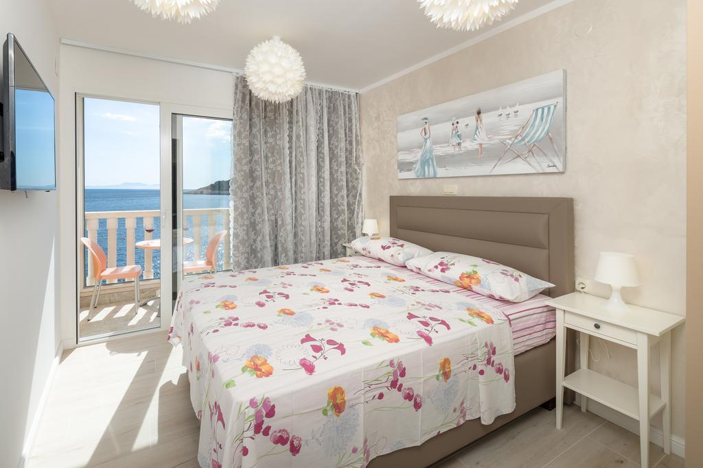 Superb Beachfront Luxury Seaview With Private Beach Apartment Milna  Ngoại thất bức ảnh