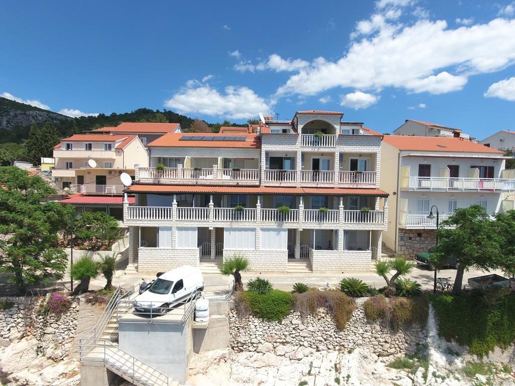Superb Beachfront Luxury Seaview With Private Beach Milna  Ngoại thất bức ảnh
