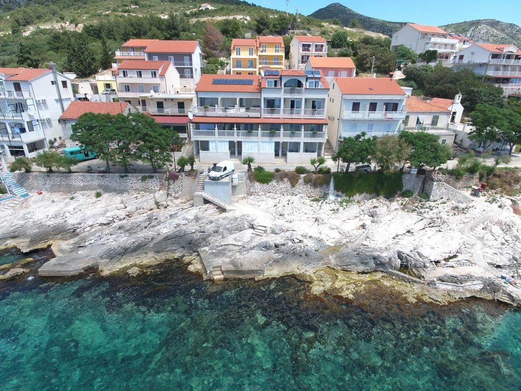 Superb Beachfront Luxury Seaview With Private Beach Milna  Ngoại thất bức ảnh