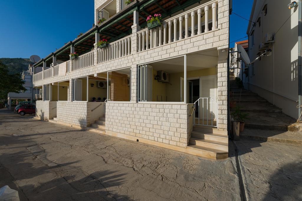 Superb Beachfront Luxury Seaview With Private Beach Milna  Ngoại thất bức ảnh