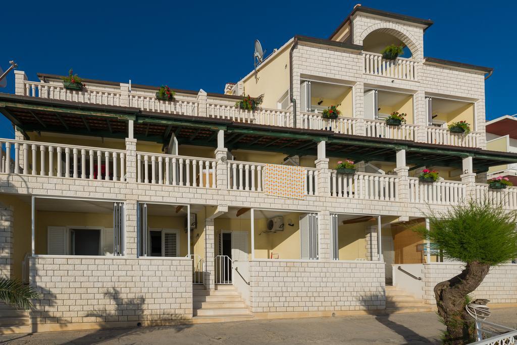 Superb Beachfront Luxury Seaview With Private Beach Milna  Ngoại thất bức ảnh