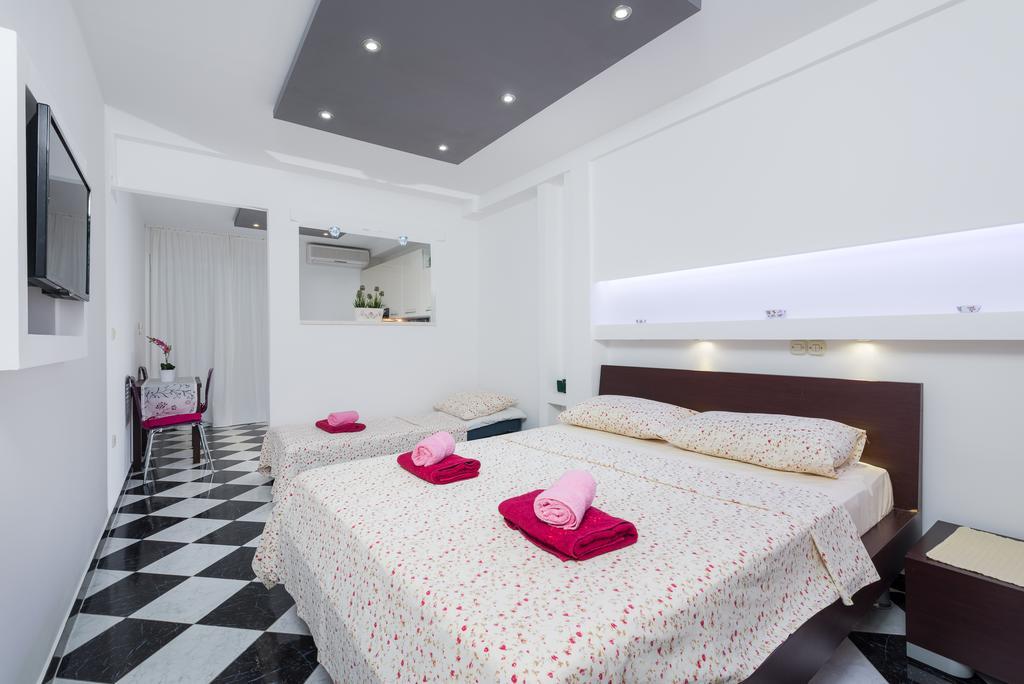 Superb Beachfront Luxury Seaview With Private Beach Milna  Phòng bức ảnh