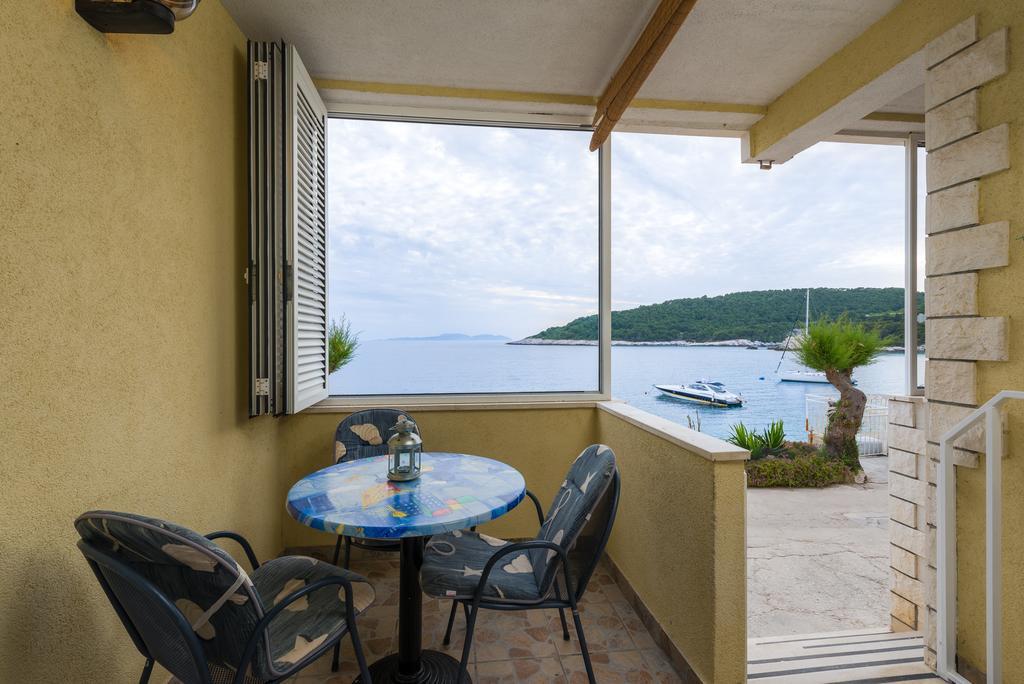 Superb Beachfront Luxury Seaview With Private Beach Milna  Phòng bức ảnh