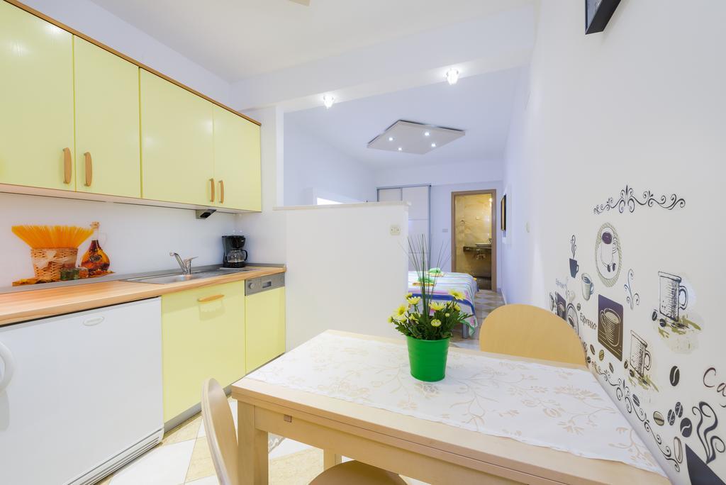 Superb Beachfront Luxury Seaview With Private Beach Milna  Phòng bức ảnh