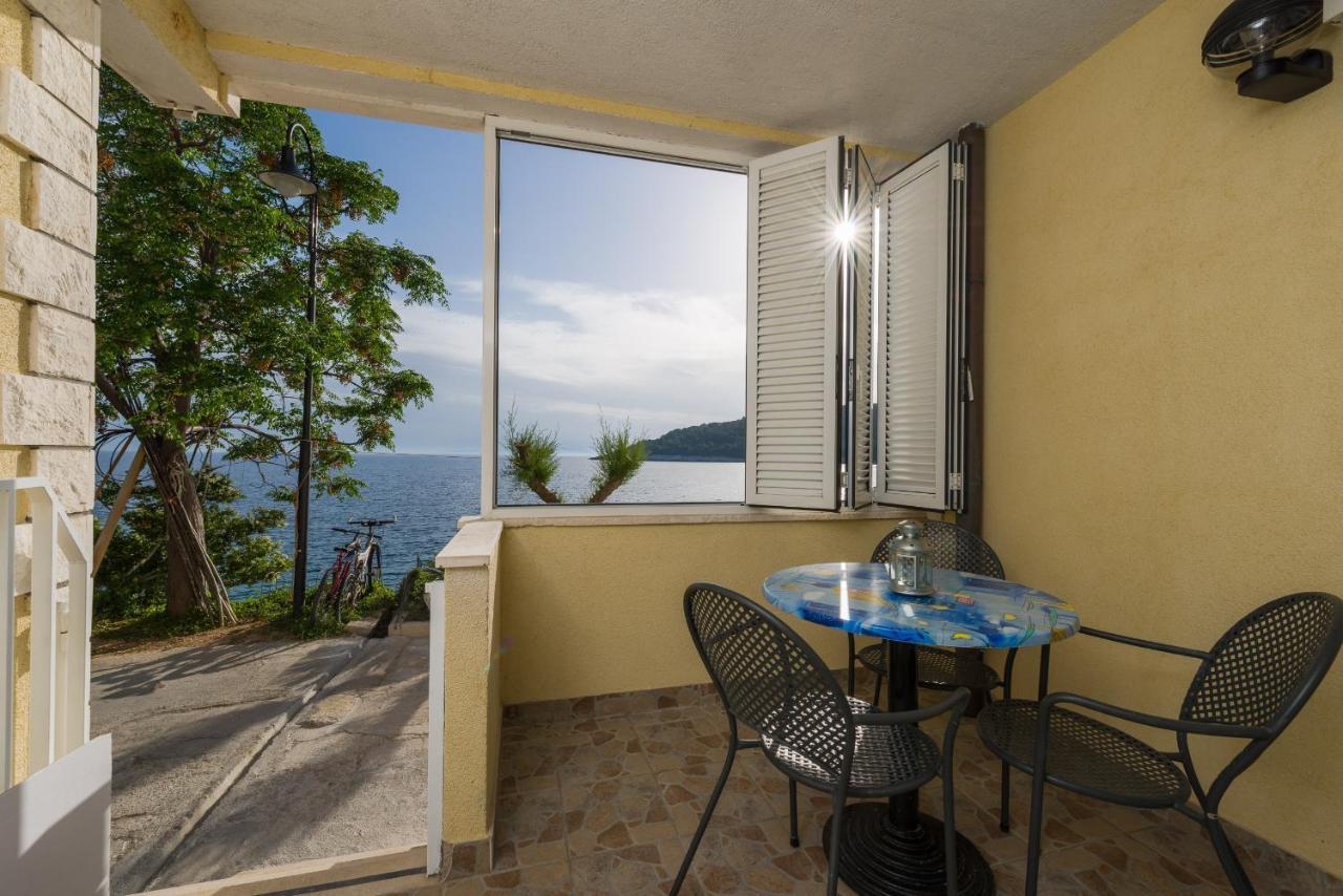 Superb Beachfront Luxury Seaview With Private Beach Milna  Ngoại thất bức ảnh